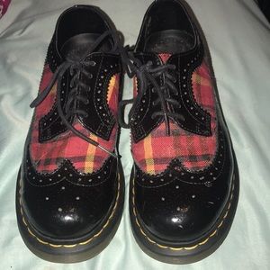 Super Cute Plaid dr martens Women’s size 7 Nice